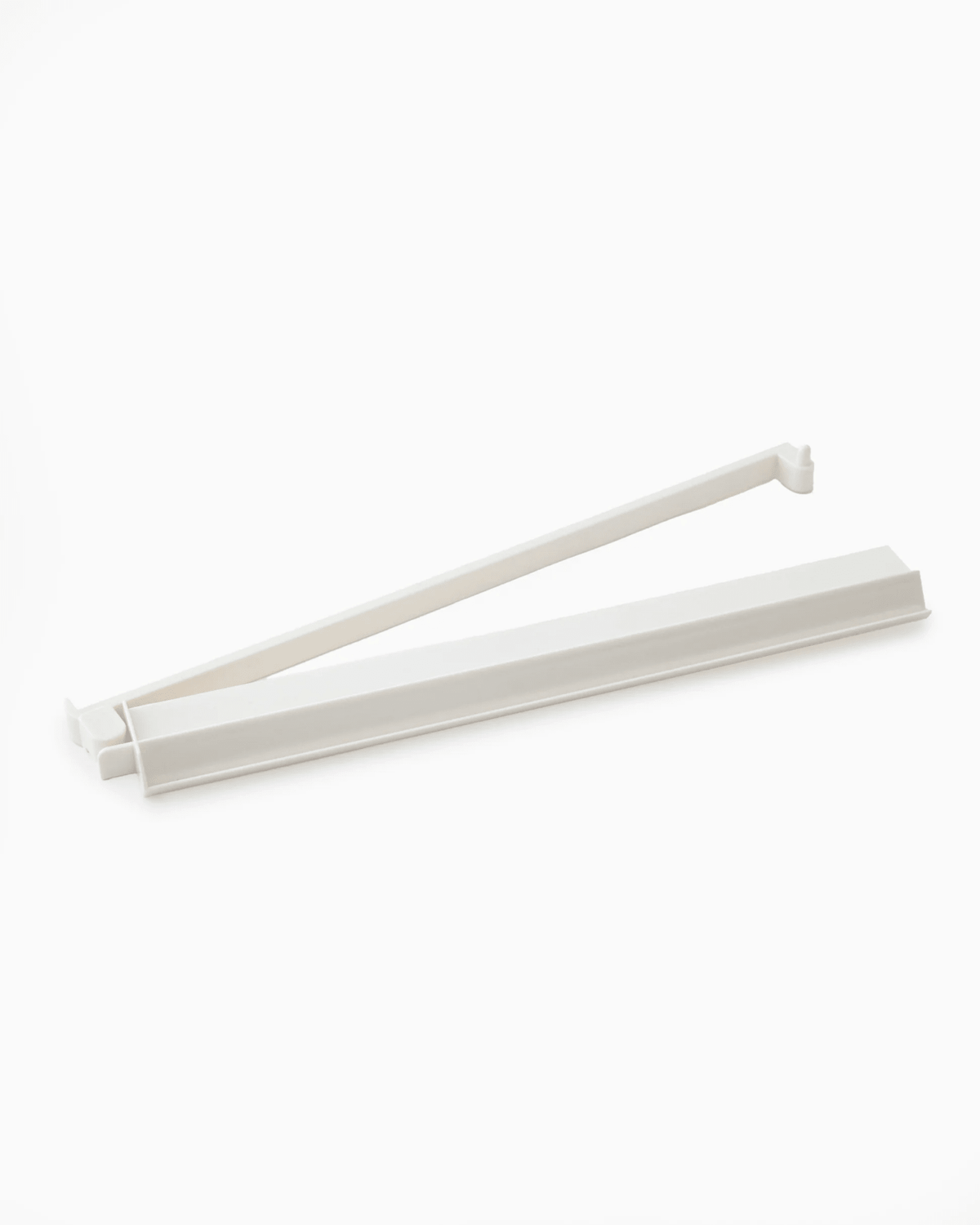 White acrylic rack and pusher for mahjong tiles