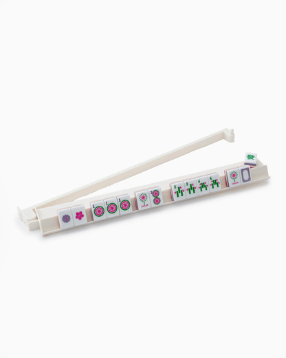 Set of white acrylic mahjong racks and pushers