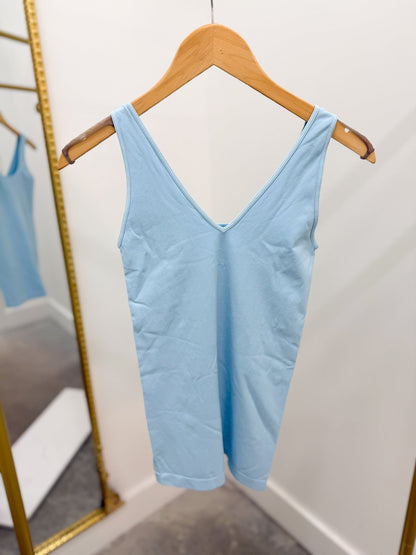 One size reversible tank in a smooth fabric