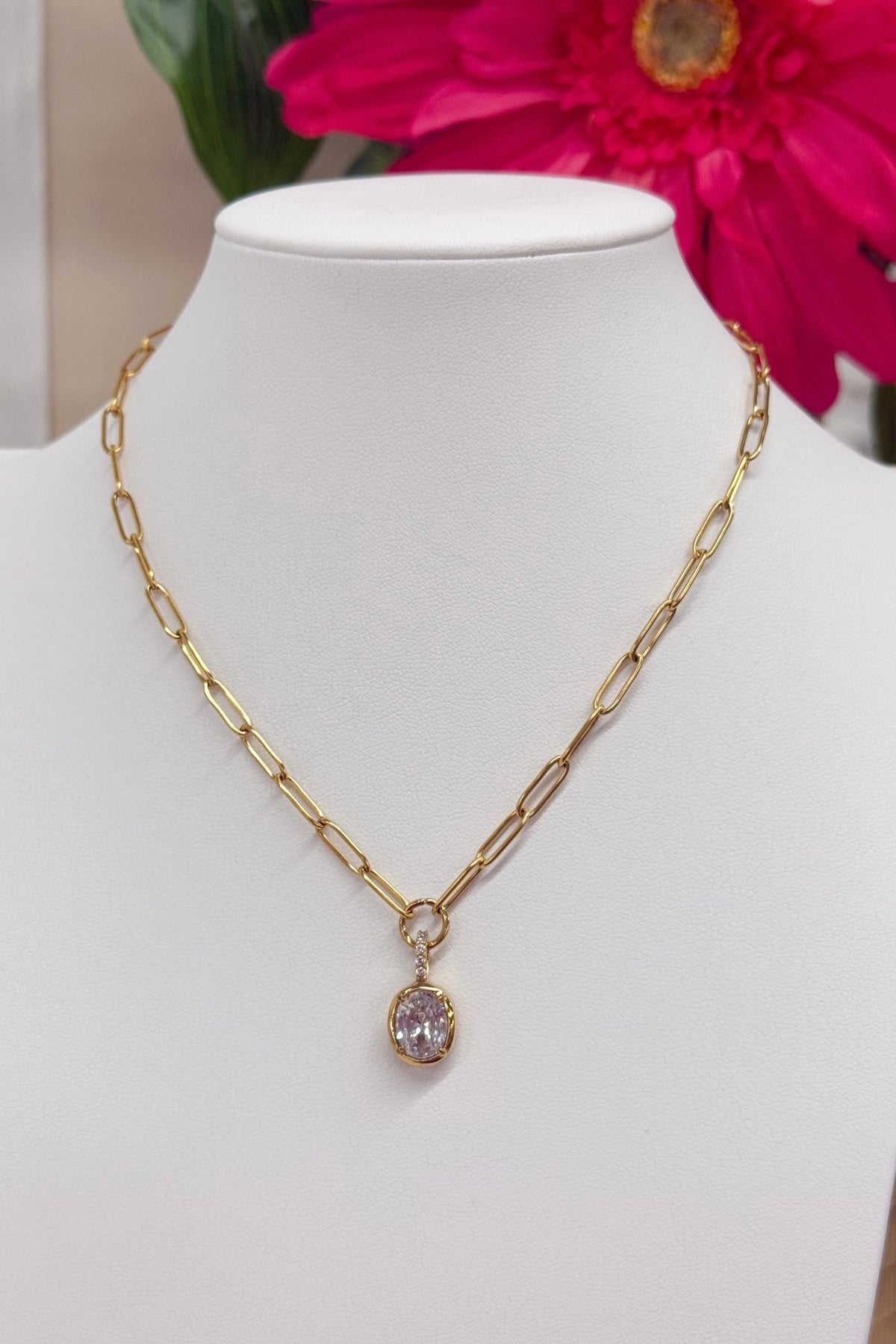 Sparkling paperclip chain necklace