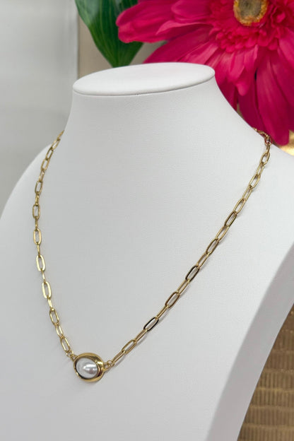 Pearl and paperclip link necklace