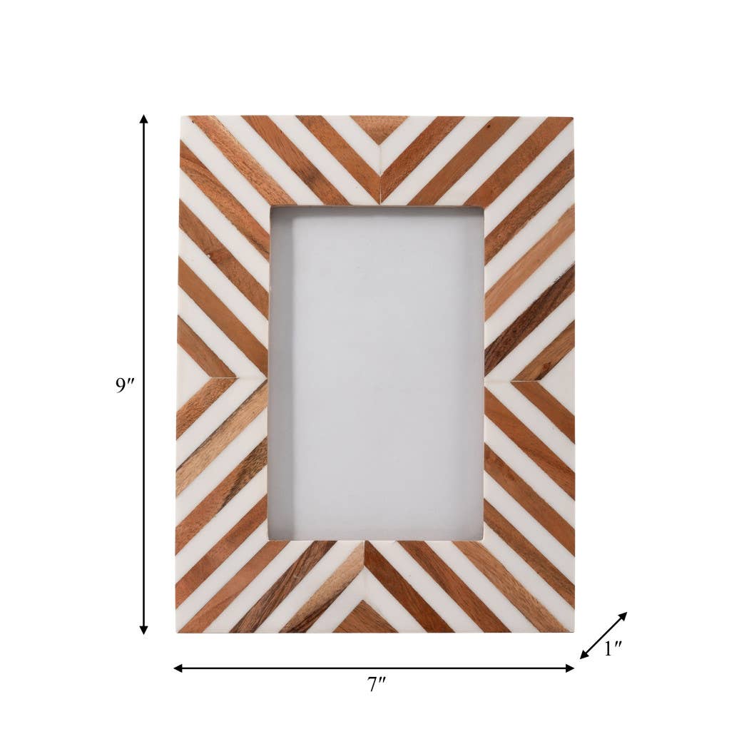 Resin 4x6 photo frame with a brown herringbone surface