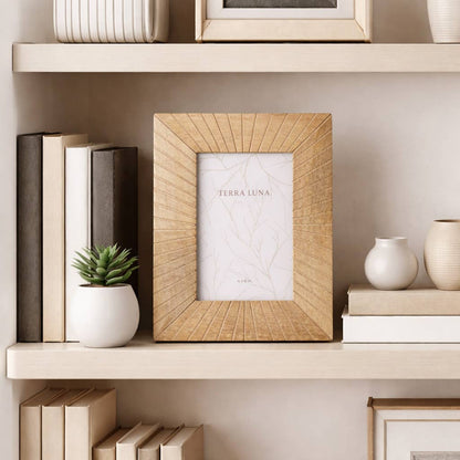 Natural wood 4x6 picture frame with a starburst inlay pattern