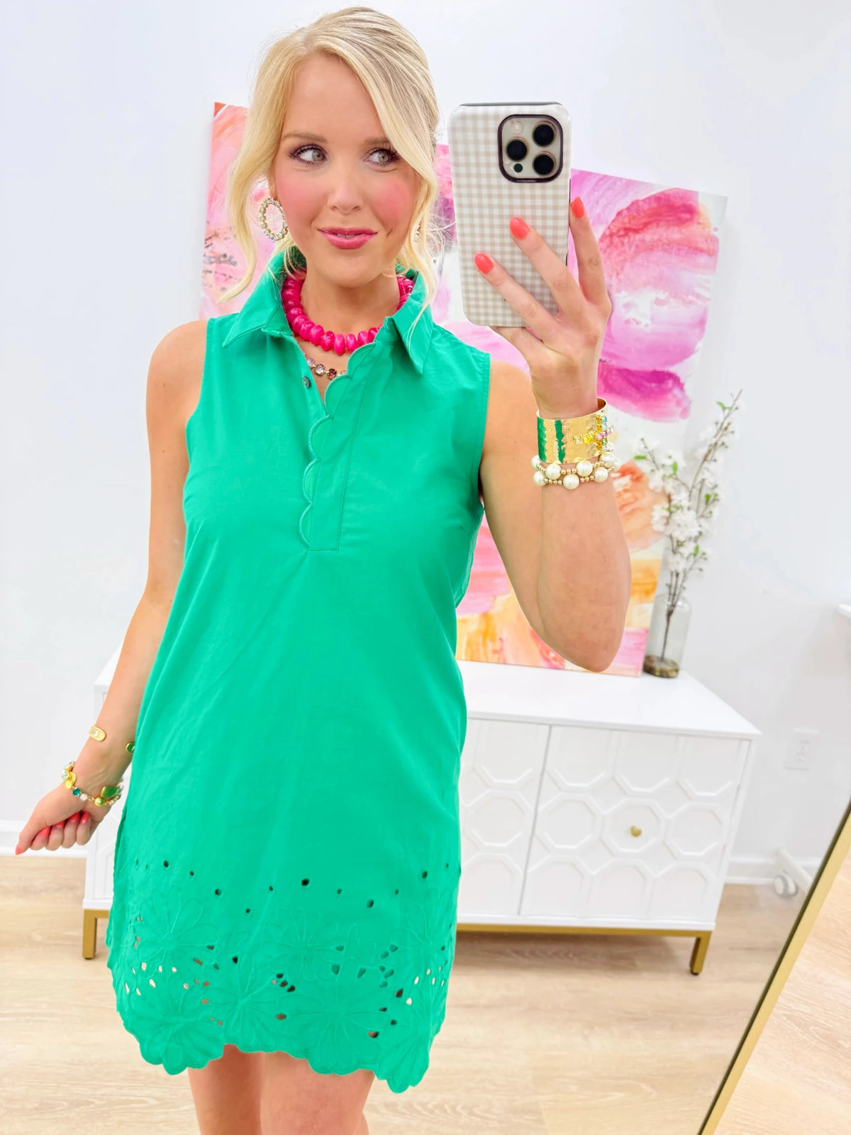 Solid sleeveless dress finished with scallop detailing