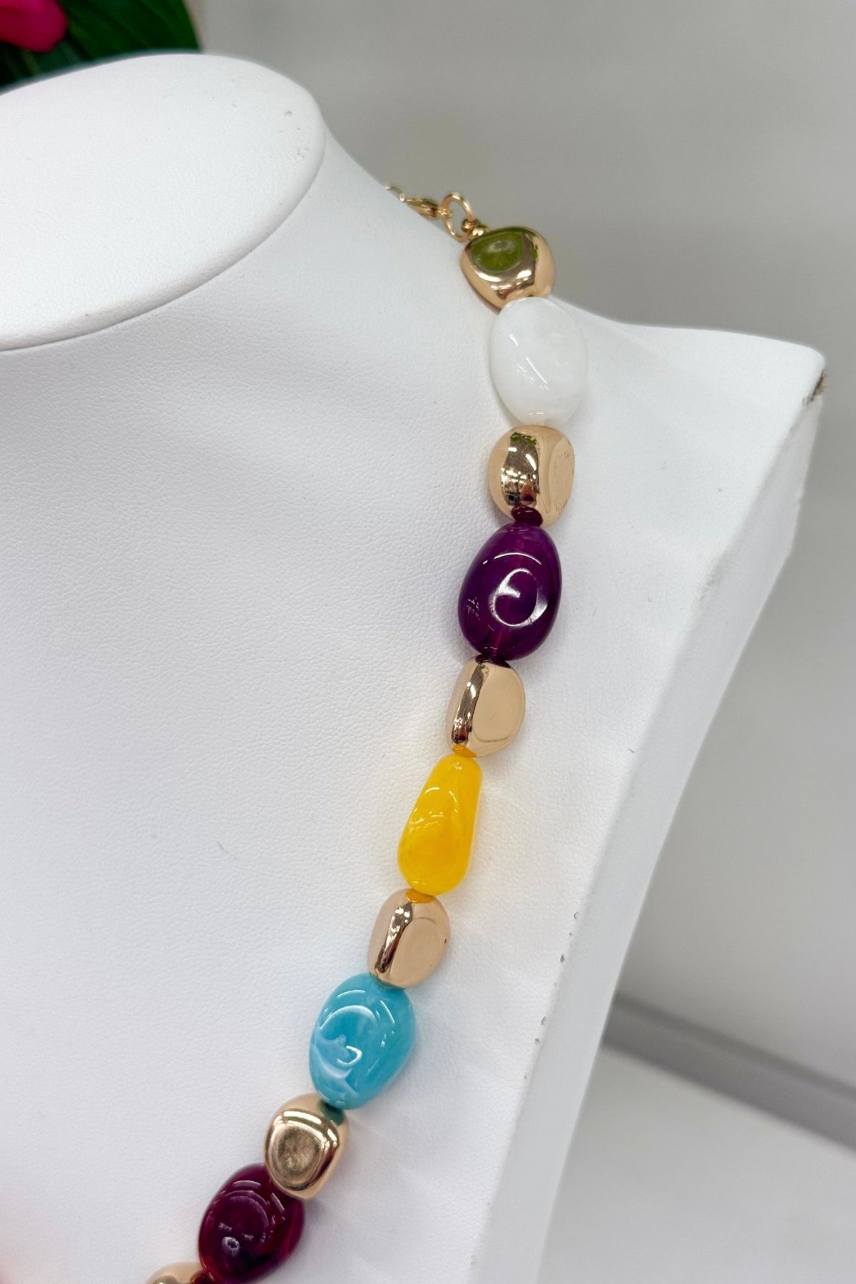 Stone and bead strand necklace in mixed colors