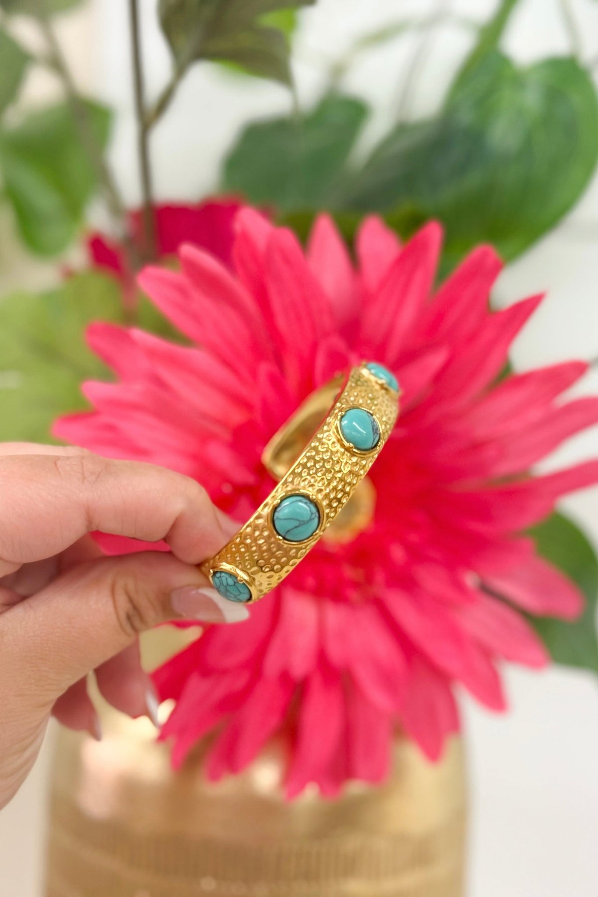 Turquoise bangle with a slim band