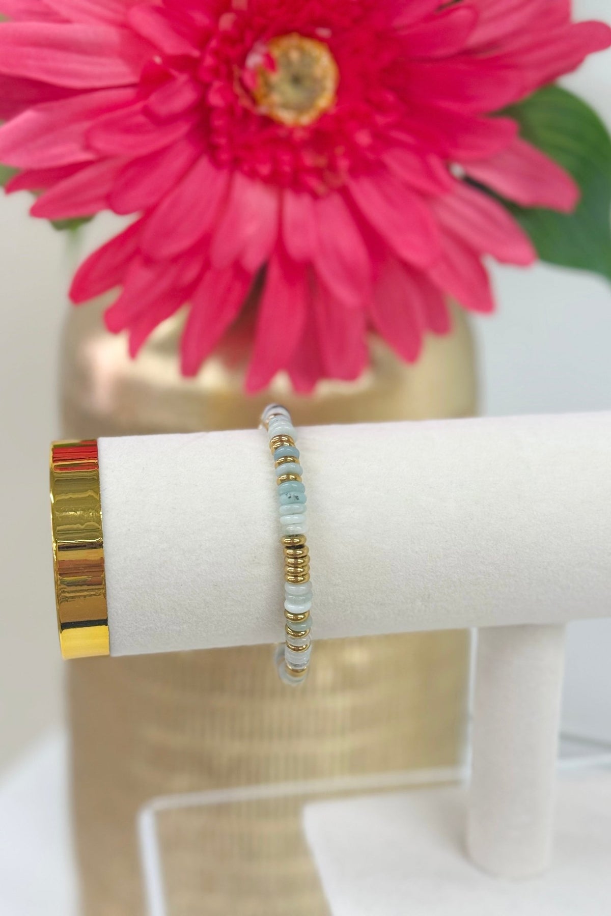 Turquoise beach bracelet with smooth round beads