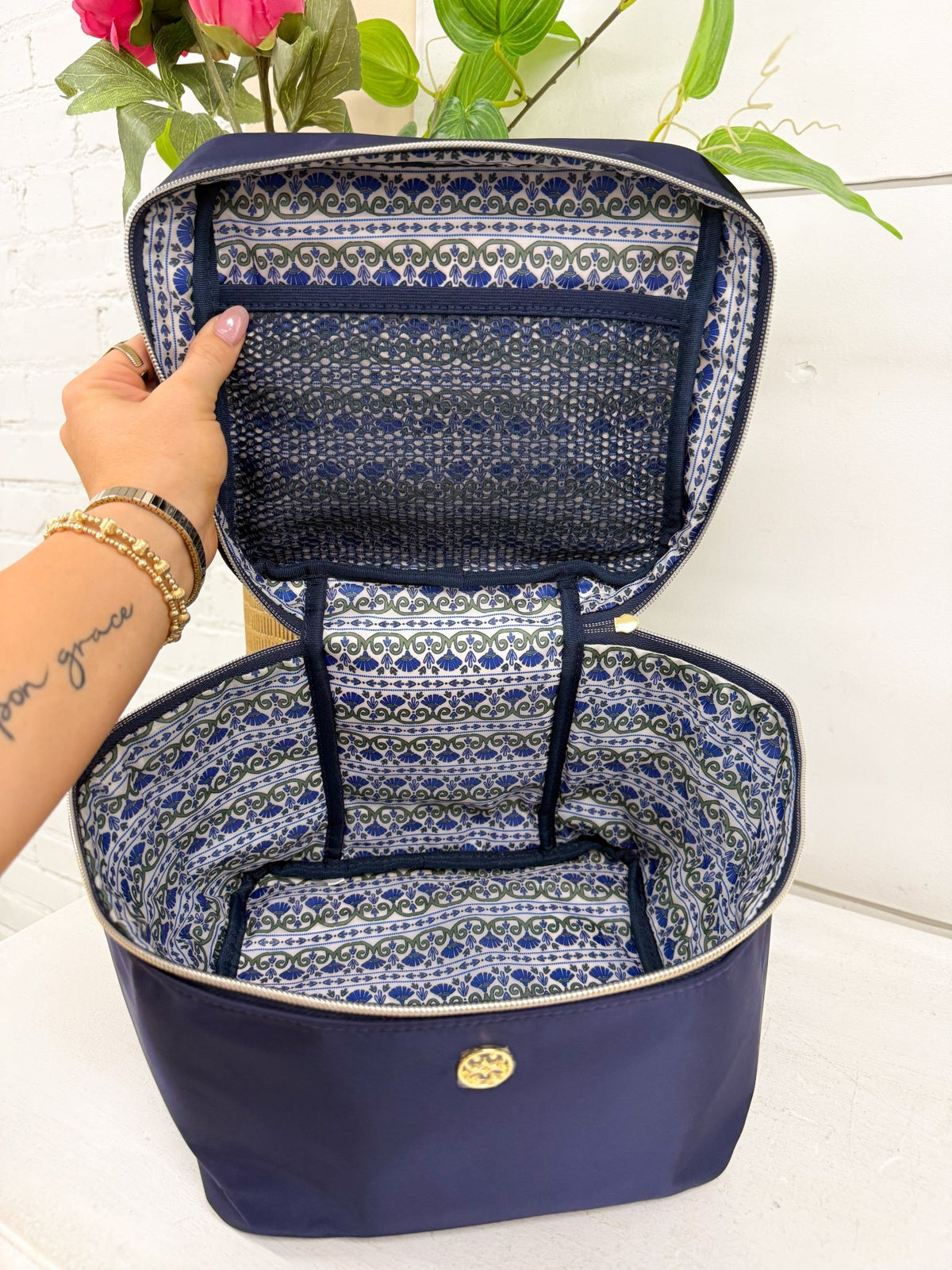 Navy floral foulard Ultraglam makeup case