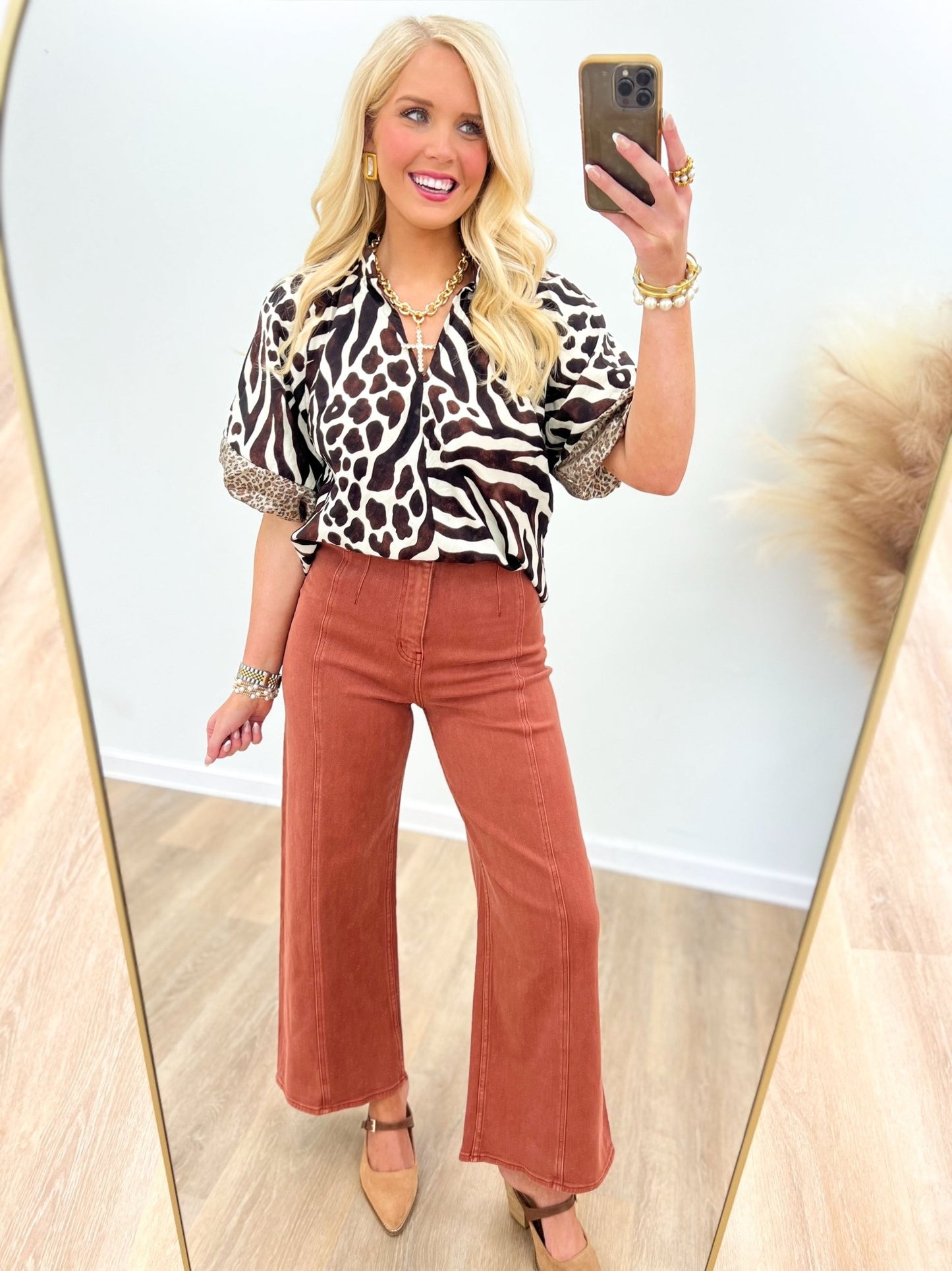 Umgee Animal Print V-Neck Top - Lavish Boutique01-TOPS