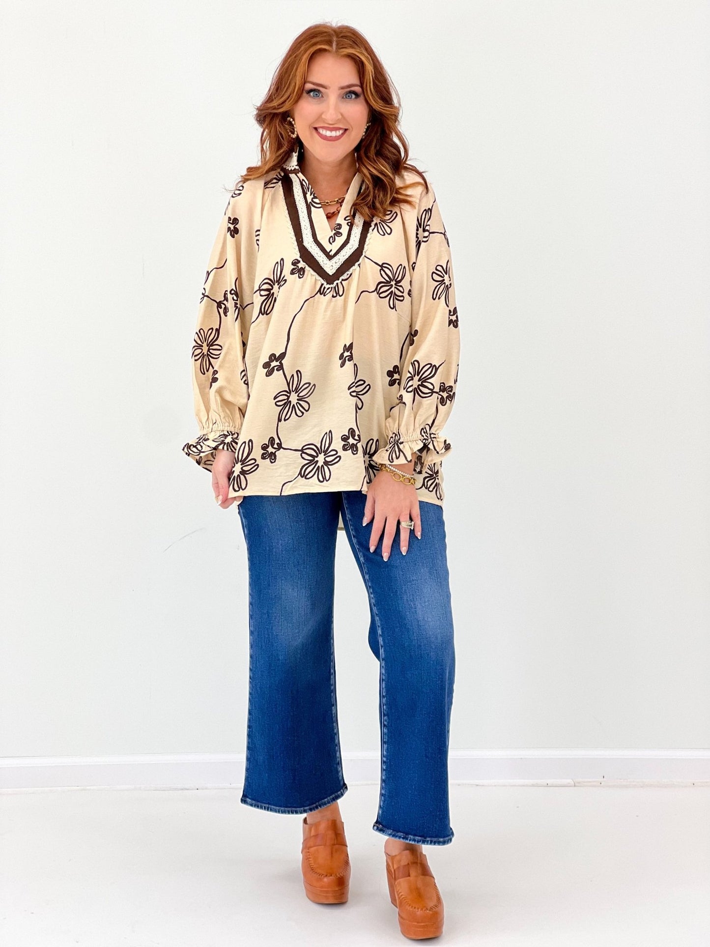Floral print collared blouse in soft ecru