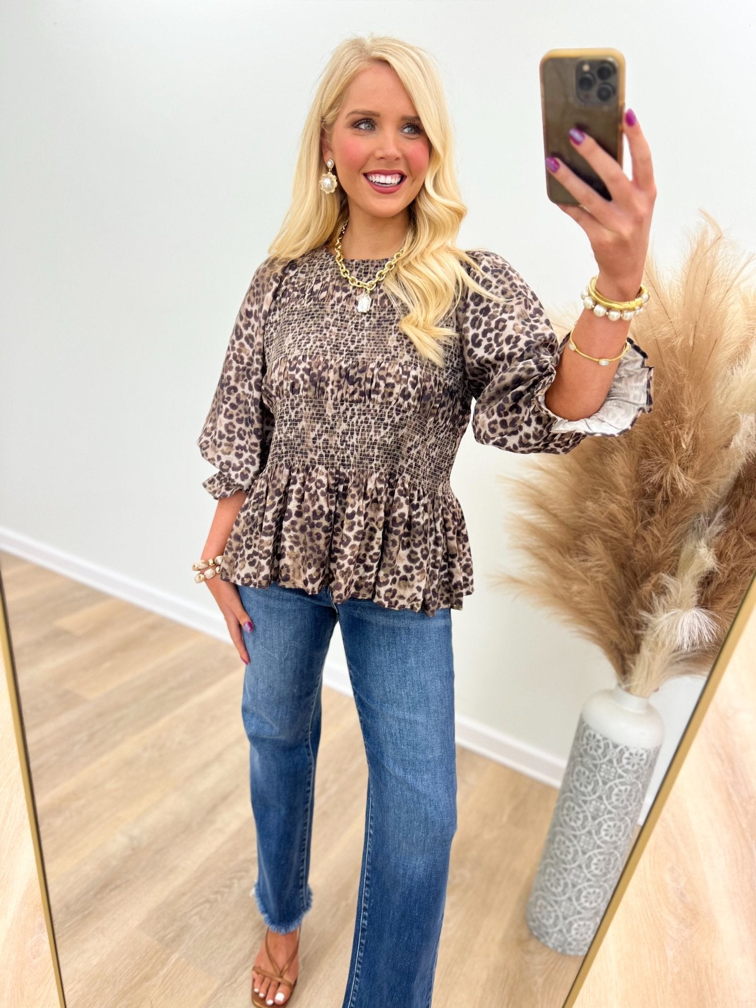 Three-quarter sleeve leopard top in olive