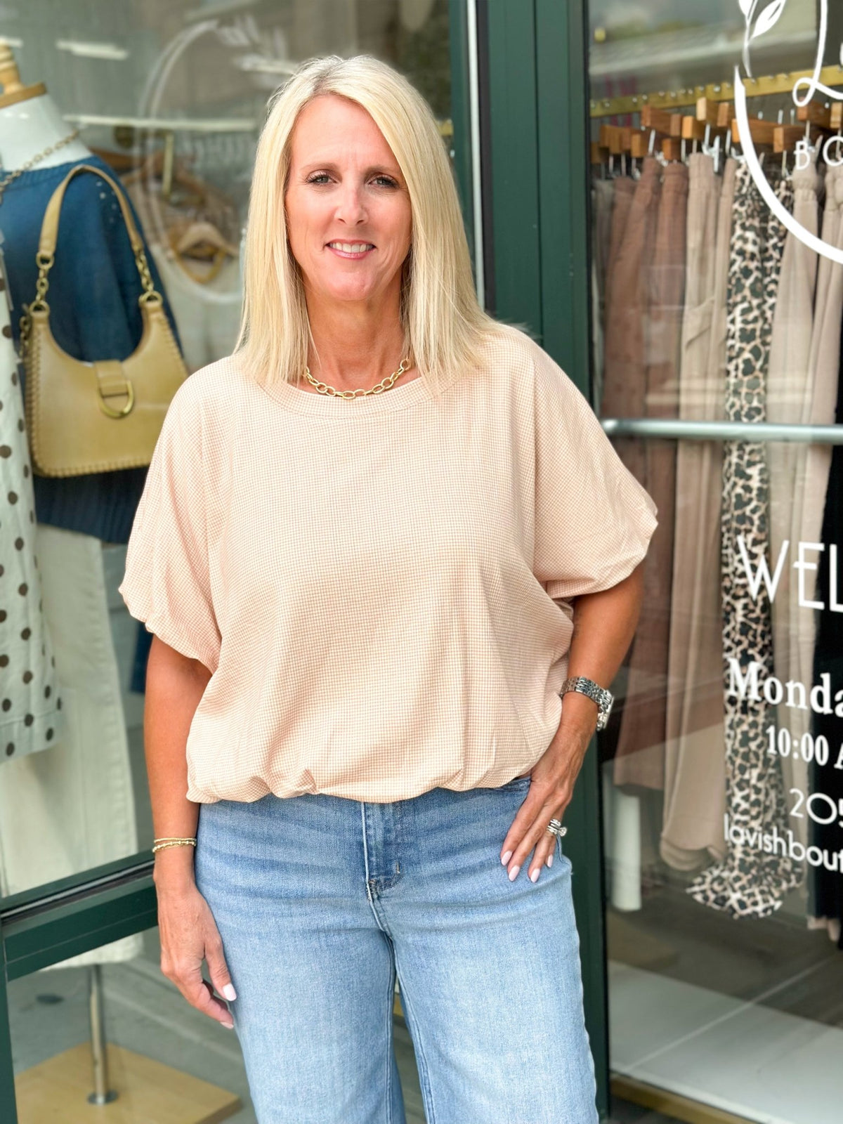 Bubble hem top in a lightly textured fabric