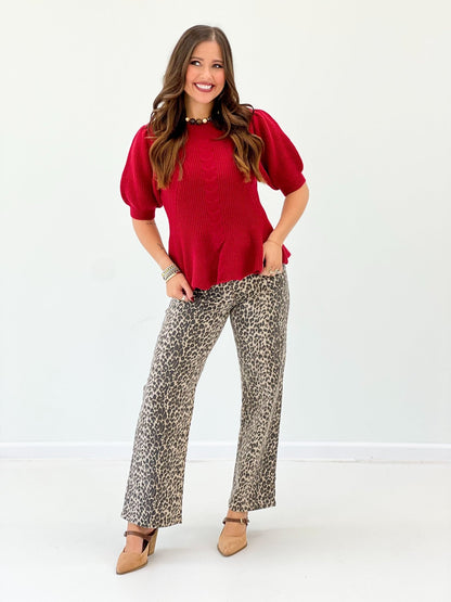 Round neck knit tee with short sleeves